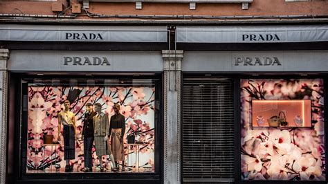 mascherina antivirus prada|Prada, LVMH And Kering Produce Masks And Medical  .